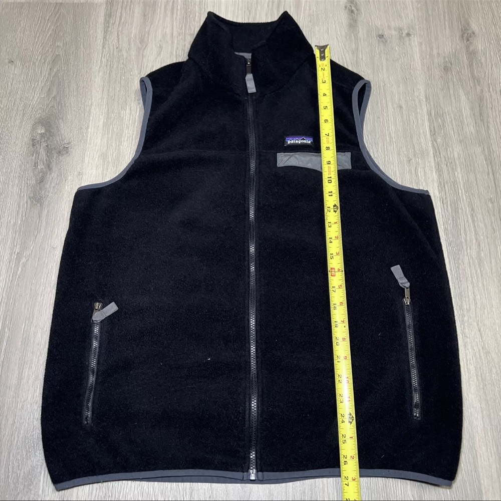 Patagonia Black Fleece Vest with Gray Trim - Picture 6 of 9